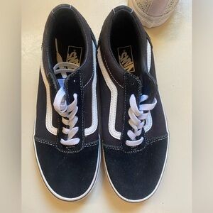 VANS Old Skool shoes size 5.0